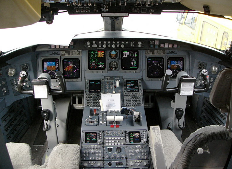 《国际民航-波音空客麦道系列驾驶舱飞行录像特辑》(international